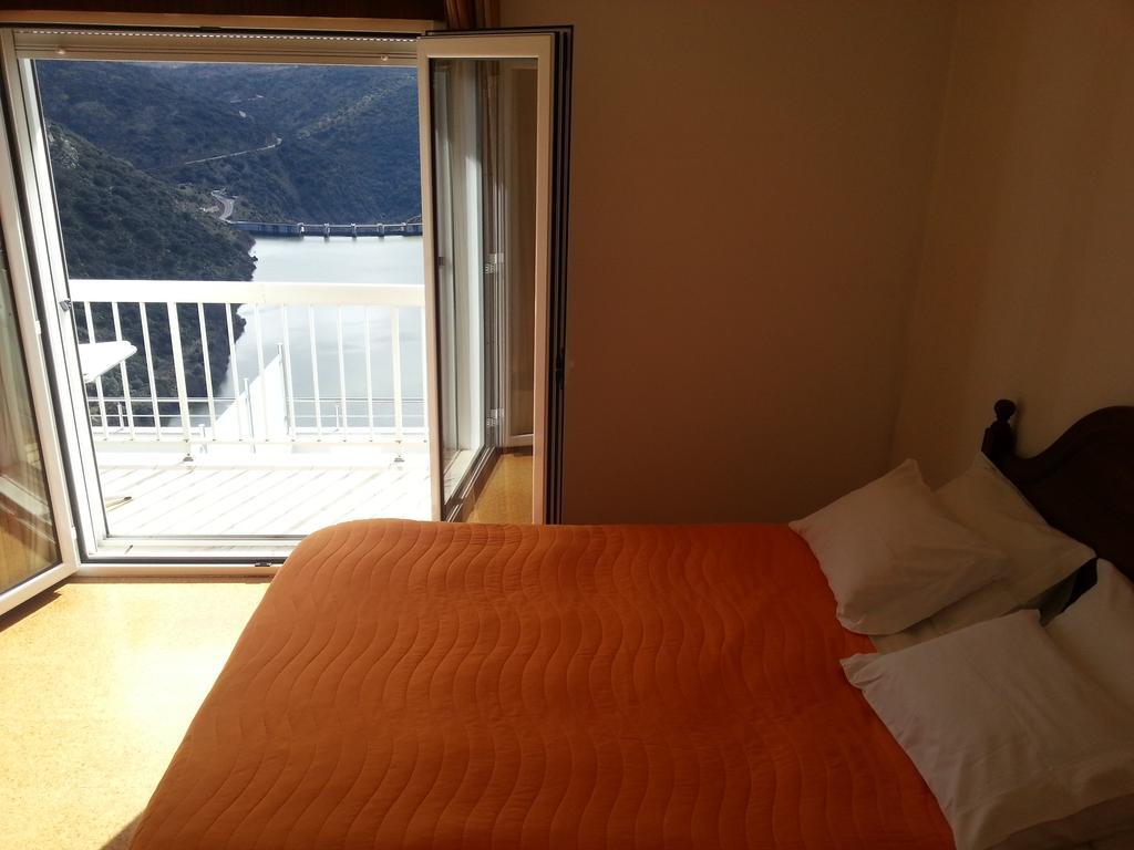 Hotel Pensao Vista Bela Miranda do Douro Zimmer foto
